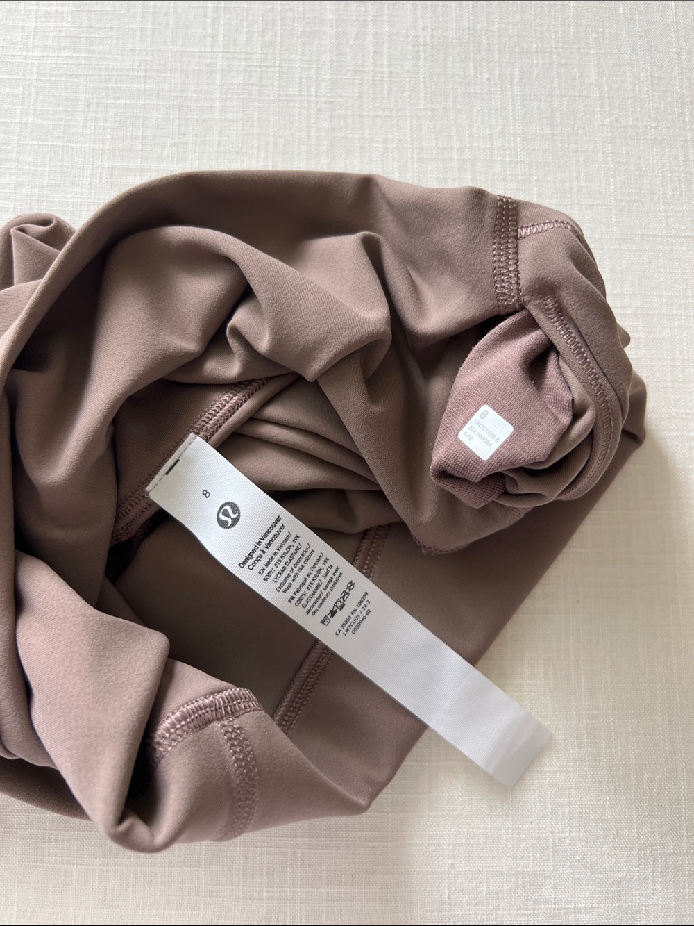 Lululemon Align High Rise Short 2β - Tauptastic Tan - Size 8 Yoga Pilates Gym - Picture 5 of 5